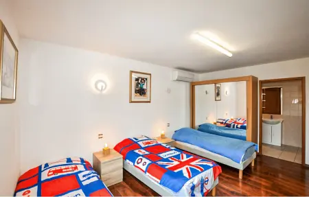 Authentique maison piscine, Maison 12 personnes à Laroque Des Albères - Photo 17