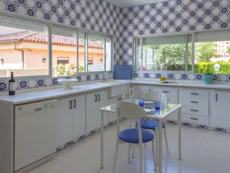 Villa familiale à Benicàssim avec piscine privée et jardin proche de la mer - Photo 13