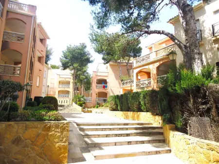 Bungalow lumineux 2 chambres, terrasse et piscine proche plage - Photo 3