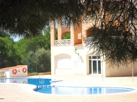 Bungalow lumineux 2 chambres, terrasse et piscine proche plage - Photo 4