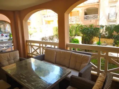 Bungalow lumineux 2 chambres, terrasse et piscine proche plage - Photo 5