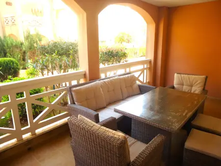 Bungalow lumineux 2 chambres, terrasse et piscine proche plage - Photo 6