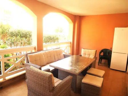 Bungalow lumineux 2 chambres, terrasse et piscine proche plage - Photo 7