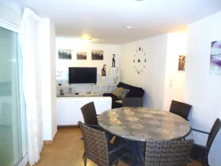 Bungalow lumineux 2 chambres, terrasse et piscine proche plage - Photo 11