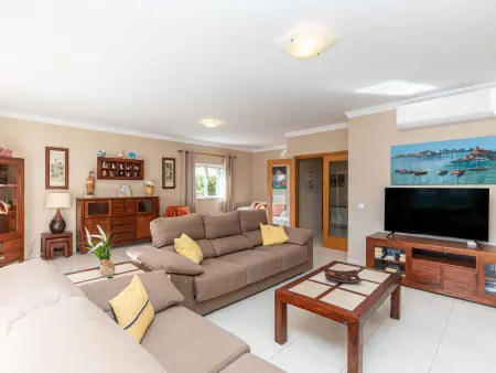 Villa avec piscine privée, quartier résidentiel calme - Photo 4