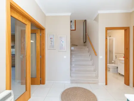 Villa avec piscine privée, quartier résidentiel calme - Photo 13