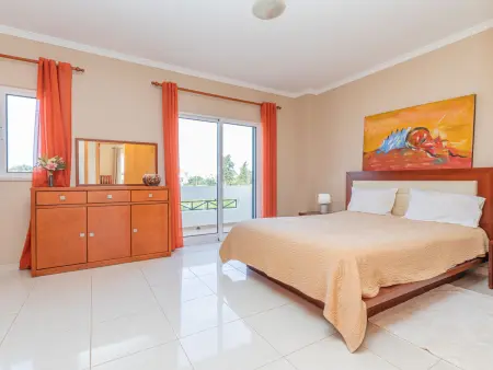 Villa avec piscine privée, quartier résidentiel calme - Photo 15