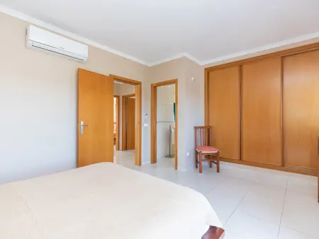 Villa avec piscine privée, quartier résidentiel calme - Photo 16