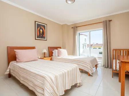 Villa avec piscine privée, quartier résidentiel calme - Photo 22