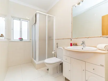 Villa avec piscine privée, quartier résidentiel calme - Photo 24