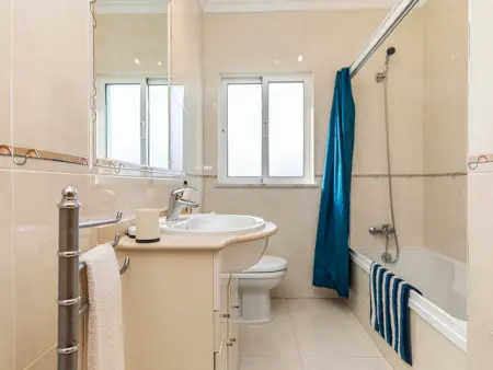 Villa avec piscine privée, quartier résidentiel calme - Photo 26