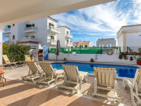 Villa avec piscine privée, quartier résidentiel calme - Photo 30