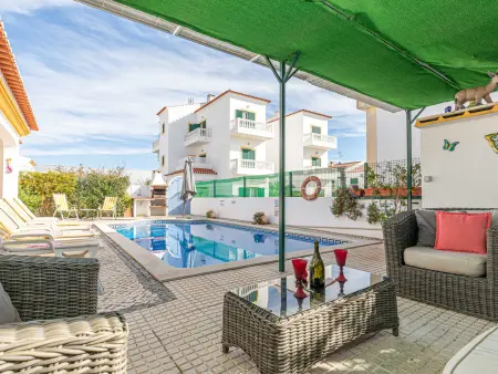 Villa avec piscine privée, quartier résidentiel calme - Photo 31