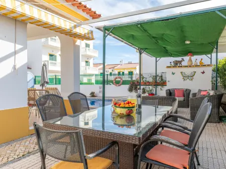 Villa avec piscine privée, quartier résidentiel calme - Photo 32
