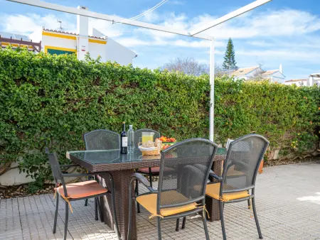 Villa avec piscine privée, quartier résidentiel calme - Photo 33
