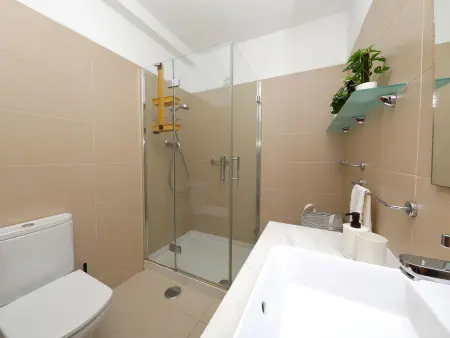 Maison moderne vue panoramique, piscine - familles - Photo 14