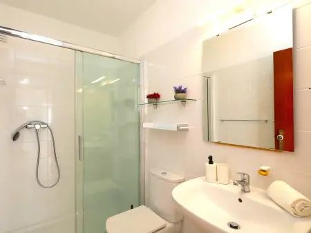 Maison moderne vue panoramique, piscine - familles - Photo 15