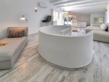 Modernes helles 3-Schlafzimmer Apartment mit Klimaanlage, 2017 komplett neu ren - Photo 3