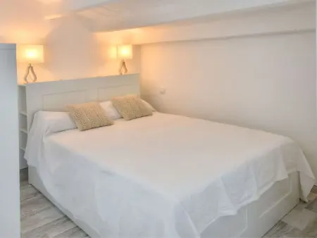Modernes helles 3-Schlafzimmer Apartment mit Klimaanlage, 2017 komplett neu ren - Photo 23