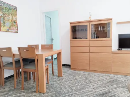 Appartement à Pineda de Mar pour 4, proche mer avec lave-linge et balcon - Photo 4