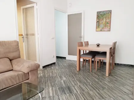 Appartement à Pineda de Mar pour 4, proche mer avec lave-linge et balcon - Photo 8