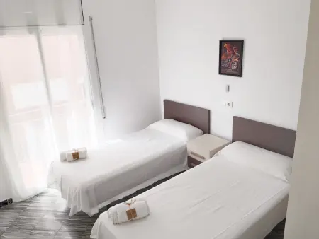 Appartement à Pineda de Mar pour 4, proche mer avec lave-linge et balcon - Photo 16