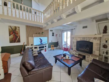 Villa avec climatisation, piscine et jardin privé - Photo 2