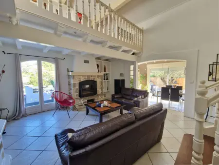 Villa avec climatisation, piscine et jardin privé - Photo 18