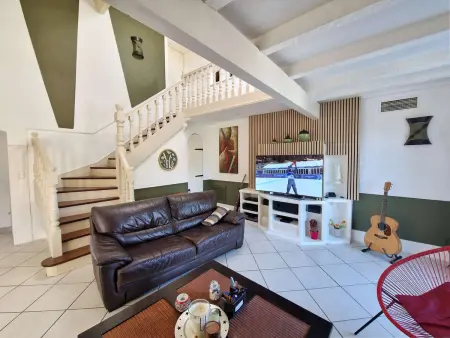 Villa avec climatisation, piscine et jardin privé - Photo 19