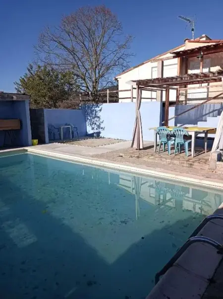 Appartement charmant à Saint-Ambroix avec piscine - Photo 5