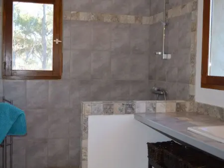VILLA PINEDE, Maison 9 personnes à Sillans la Cascade - Photo 13