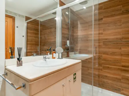 Appartement rénové avec parking privé - jusqu'à 6 pers. - Photo 17