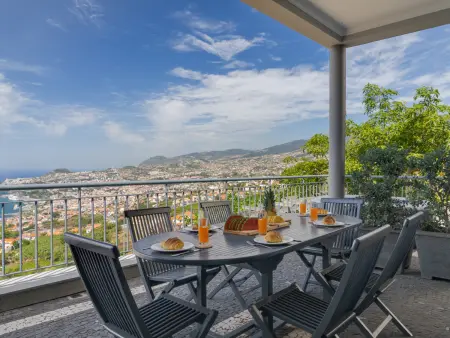 Maison spacieuse avec vue imprenable - 8 pers., Maison 6 personnes à Funchal - Photo 1