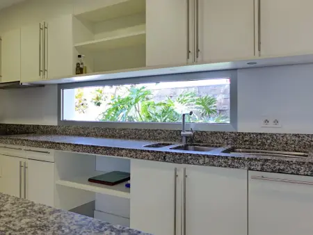 Villa luxueuse à El Duque avec piscine privée chauffée - Photo 11