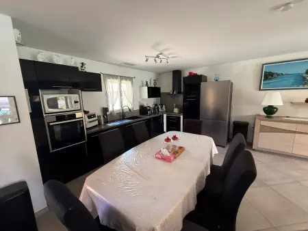 Charmante maison, piscine et clim - 8 pers., Maison 8 personnes à Mallemort - Photo 5