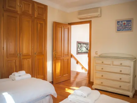 Villa spacieuse avec piscine privée, parking gratuit - Photo 8