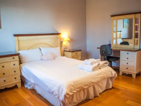 Villa spacieuse avec piscine privée, parking gratuit - Photo 9