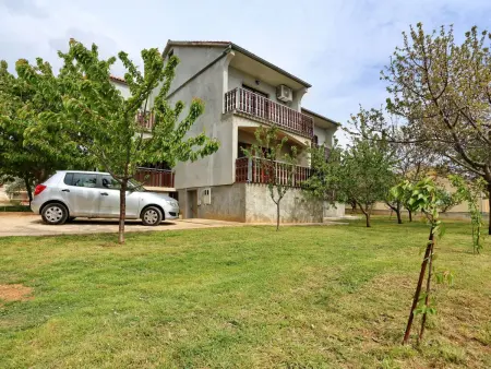 Moderne Ferienwohnung mit Meerblick, Appartement 9 personnes à Zadar Bibinje - Photo 8
