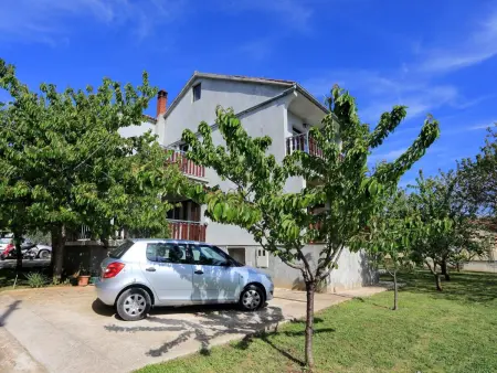 Moderne Ferienwohnung mit Meerblick, Appartement 9 personnes à Zadar Bibinje - Photo 9