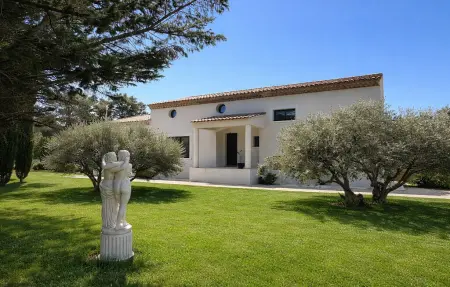 Maison 15 personnes à Grans - Photo 1