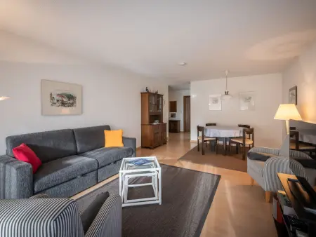Putzprinz Gujan Ferienwohnung, Haus Surmir B / 16, (Flims Waldhaus). 2.5-Zimmer - Photo 5