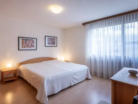 Putzprinz Gujan Ferienwohnung, Haus Surmir B / 16, (Flims Waldhaus). 2.5-Zimmer - Photo 11