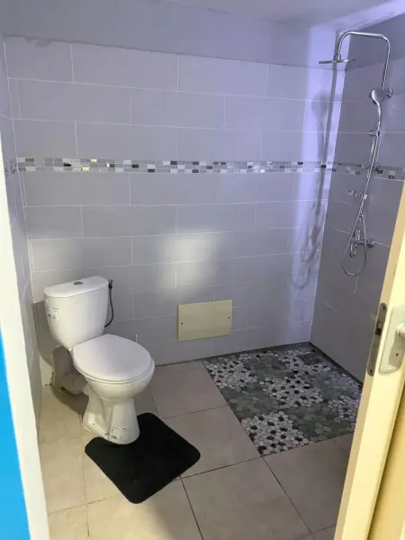 Appartement moderne avec piscine privée à Le Robert, 50 m² - Photo 3
