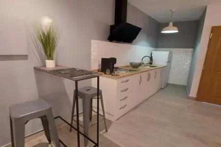 Estudio Deluxe con cama grande y jacuzzy, Appartement compact de luxe avec jacuzzi - Photo 1