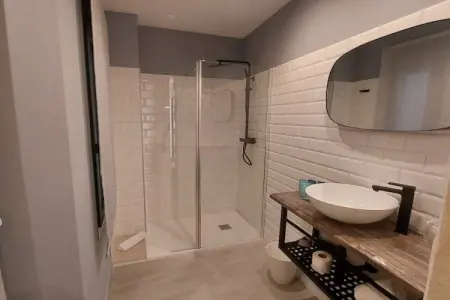 Estudio Deluxe con cama grande y jacuzzy, Appartement compact de luxe avec jacuzzi - Photo 5