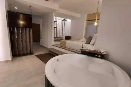 Estudio Deluxe con cama grande y jacuzzy, Appartement compact de luxe avec jacuzzi - Photo 13