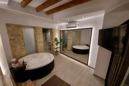 Estudio Deluxe con cama grande y jacuzzy, Appartement compact de luxe avec jacuzzi - Photo 14