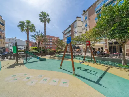 Appartement à Pineda de Mar pour 6, proche mer, climatisé, avec balcon et Wi-Fi - Photo 4