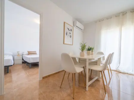 Appartement à Pineda de Mar pour 6, proche mer, climatisé, avec balcon et Wi-Fi - Photo 6