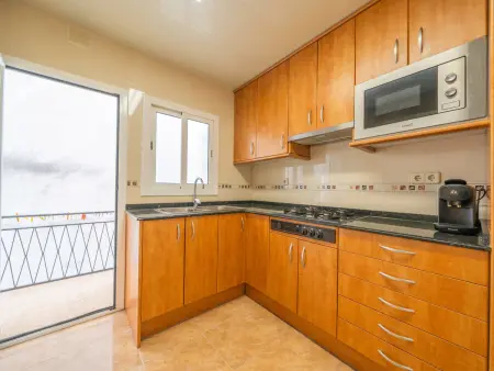 Appartement à Pineda de Mar pour 6, proche mer, climatisé, avec balcon et Wi-Fi - Photo 8